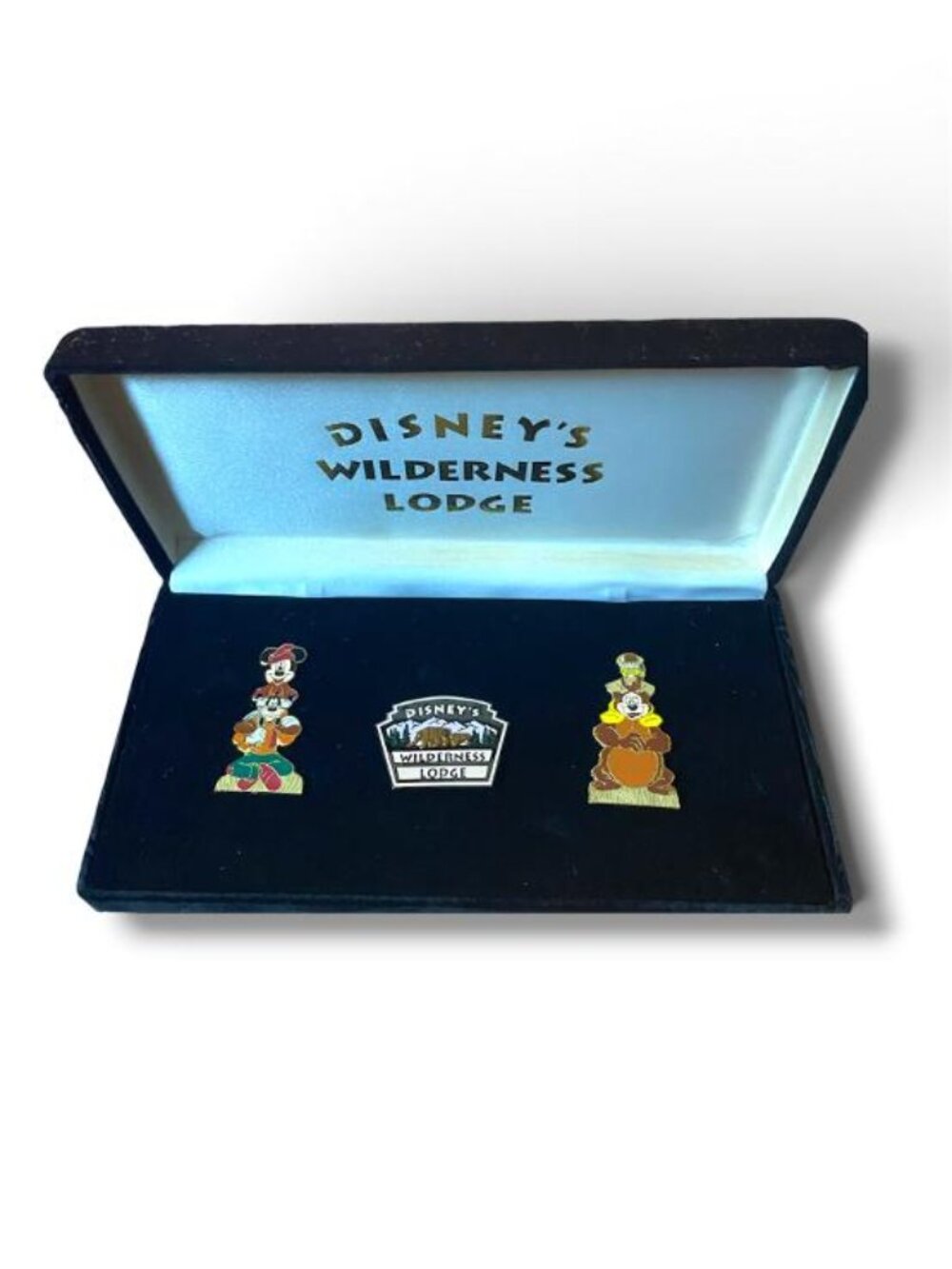 NEW - Disney's Wilderness Lodge 3 Pin set New in original box